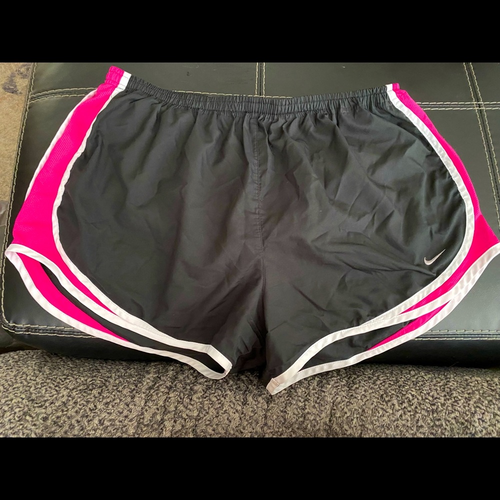 Women’s Nike shorts!!